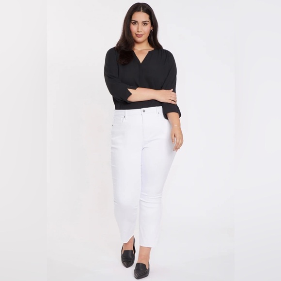 NYDJ Slim Bootcut Ankle Jeans
In Cool Embrace Denim With Frayed Hems SZ 16 - Picture 4 of 15